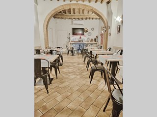 Attività commerciale in Vendita a Empoli, 80'000€, 110 m²