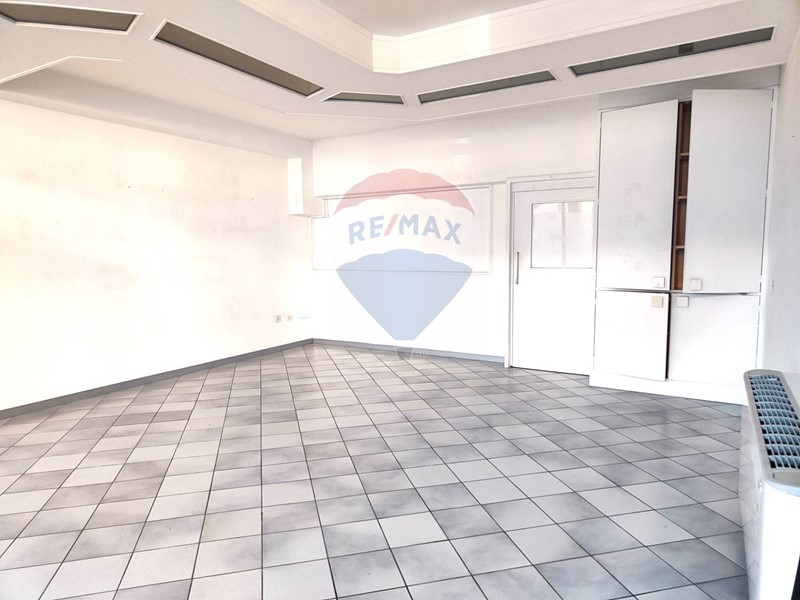 Immobile commerciale in Vendita a Piancogno, 45'000€, 55 m²