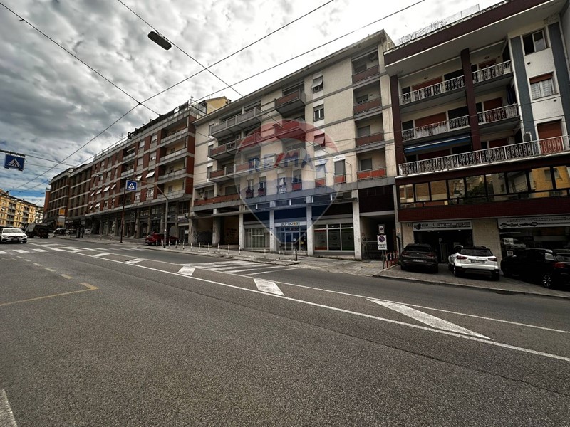 Box in Vendita a Ancona, 300'000€, 453 m²