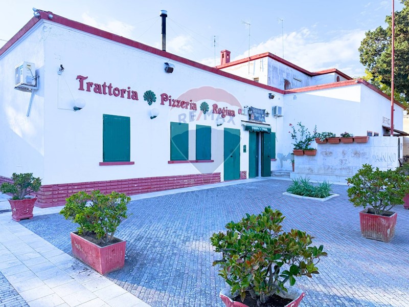 Attività commerciale in Vendita a Manfredonia, 240'000€, 300 m²