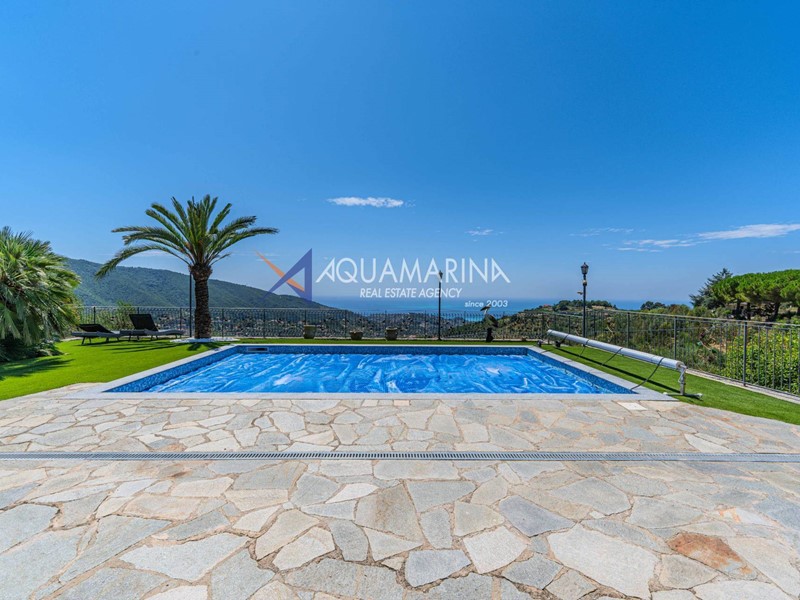 Villa in Vendita a Vallebona, 880'000€, 203 m²