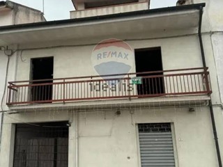 Casa Indipendente in Vendita a Santi Cosma e Damiano, 124'000&euro;, 182 m²