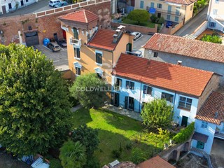 Appartamento in Vendita a Villa San Secondo, 340'000€, 360 m²