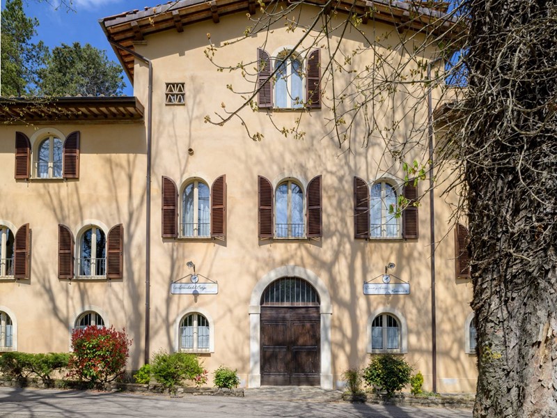 Villa in Vendita a Pietralunga, 1'140'000€, 850 m²