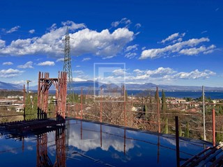 Attico in Vendita a Desenzano del Garda, 1'550'000&euro;, 170 m²