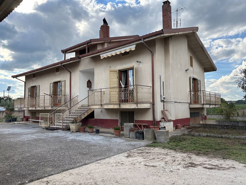 Casa Semi Indipendente in Vendita a Calvi, 140'000&euro;, 250 m²