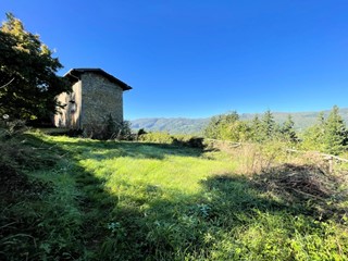 Rustico in Vendita a Pescia, 210'000€, 300 m²