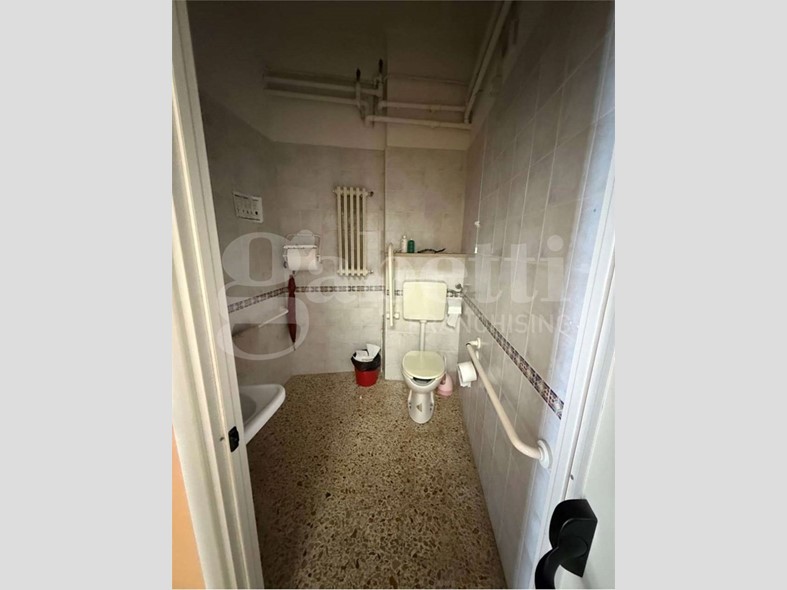 Ufficio in Vendita a Brindisi, 490'000&euro;, 668 m²