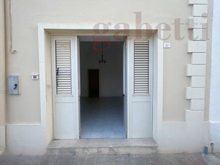 Casa Indipendente in Vendita a Nociglia, 54'000€, 90 m²
