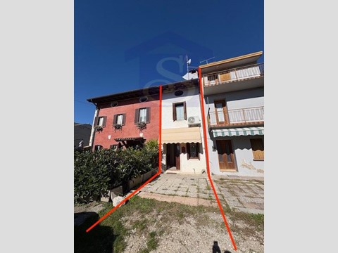 Casale in Vendita a Caneva, 78'000€, 125 m²
