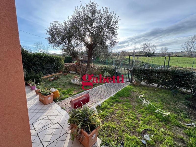 Trilocale in Vendita a Coriano, 250'000€, 100 m²