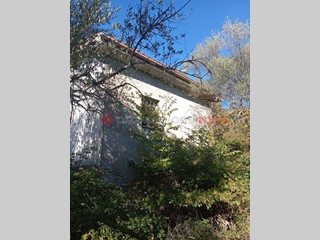 Magazzino in Vendita a Cineto Romano, 10'000€, 30 m²