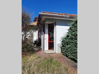 Trilocale in Vendita a Erba, 165'000€, 139 m²