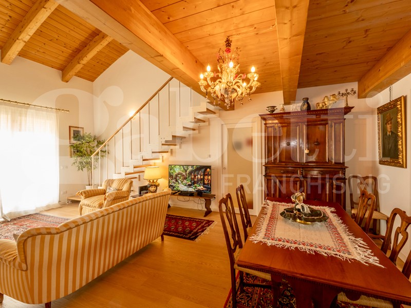 Attico in Vendita a Ravenna, 239 m², arredato