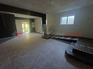 Negozio in Vendita a Ceprano, 79'000€, 160 m²
