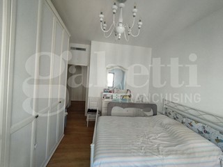 Quadrilocale in Affitto a Bari, 1'800€, 130 m², arredato