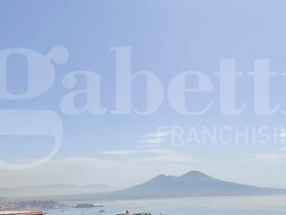 Appartamento in Vendita a Napoli, 155 m²