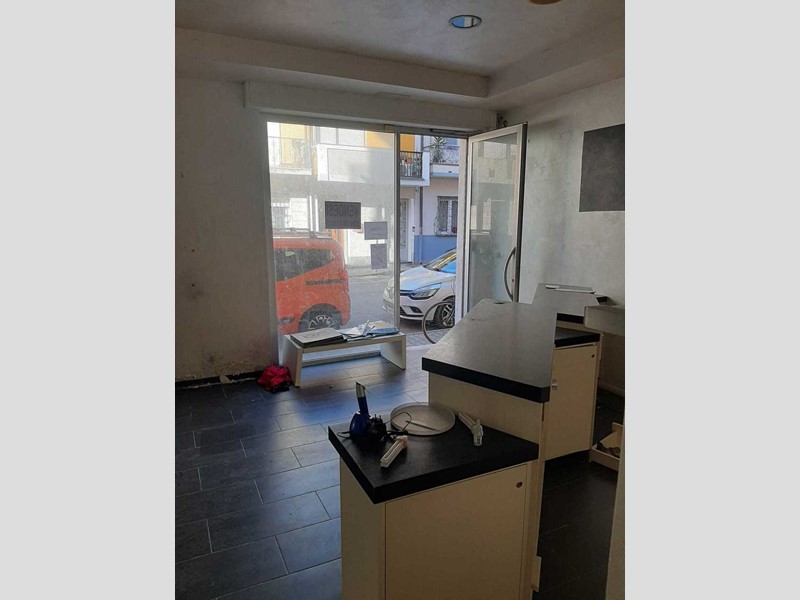 Immobile commerciale in Vendita a Viareggio, zona Centro, 145'000€, 115 m²