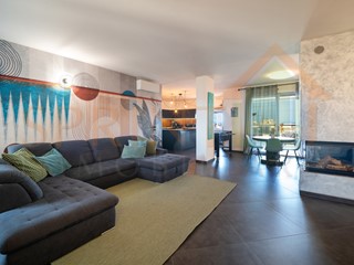 Appartamento in Vendita a Monopoli, 496'000&euro;, 151 m², con Box