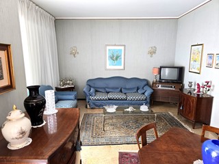 Appartamento in Vendita a Rapallo, zona Parco Casale, 299'000€, 123 m²