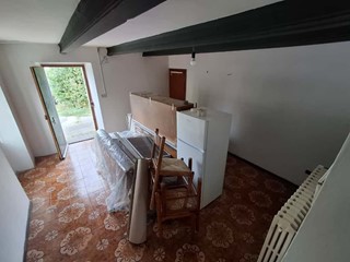 Trilocale in Vendita a Maiolo, 36'000€, 53 m²