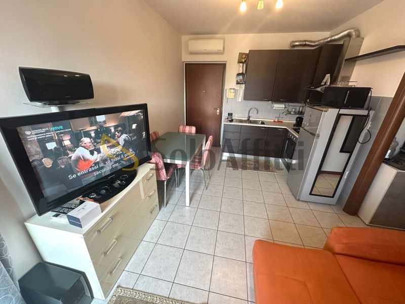 Monolocale in Affitto a Cesano Maderno, 550€, 40 m², arredato