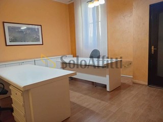 Ufficio in Affitto a Lissone, zona Stazione, 680&euro;, 55 m², arredato