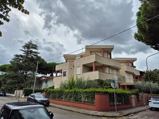 Trilocale in Vendita a Riccione, 375'000€, 122 m², con Box