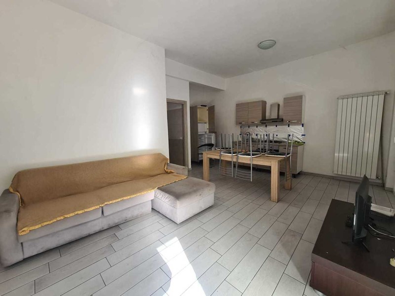 Appartamento in Affitto a Arcola, zona Romito Magra, 1'450€, 80 m², arredato