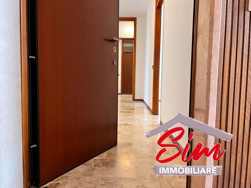 Stanza in Affitto a Novara, zona San Paolo, 420€, 110 m², arredato