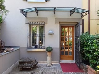 Casa Semi Indipendente in Affitto a Bologna, 2'000€, 160 m², con Box