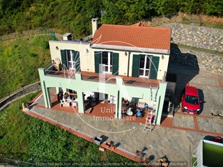 Casa Indipendente in Vendita a Quiliano, 549'000€, 240 m², con Box