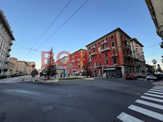 Attività commerciale in Vendita a La Spezia, 150'000€, 67 m², arredato