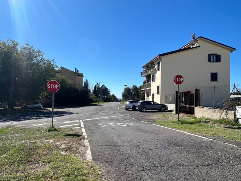 Immobile commerciale in Vendita a Fiano Romano, 370'000€, 175 m²