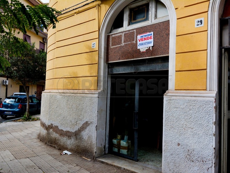 Immobile commerciale in Vendita a Messina, 45'000€, 55 m²