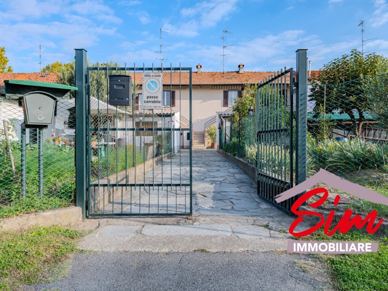 Casa Semi Indipendente in Vendita a Novara, zona Cittadella, 180'000€, 123 m², con Box