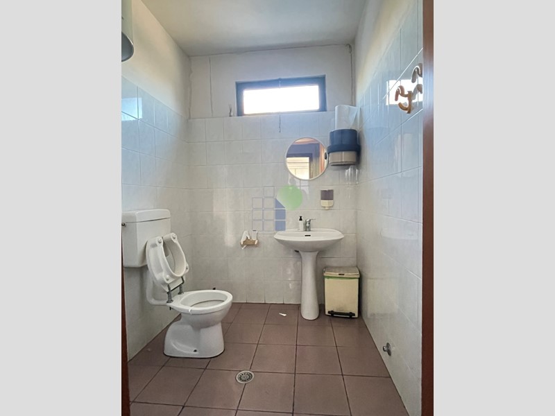 Immobile commerciale in Affitto a Livorno, 4'500€, 400 m²