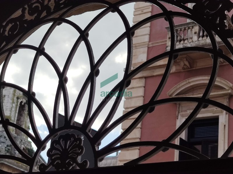 Appartamento in Vendita a Castellana Grotte, zona Grotte Di Castellana, 220'000€, 270 m²