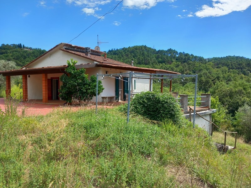 Casa Indipendente in Vendita a Fosdinovo, 215'000€, 158 m²