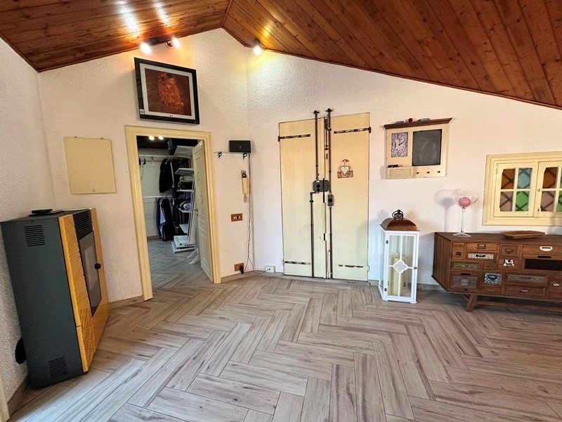 Trilocale in Vendita a Savona, zona Villapiana, 129'000€, 82 m², arredato
