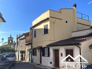 Casa Semi Indipendente in Vendita a Forano, 95'000&euro;, 120 m²