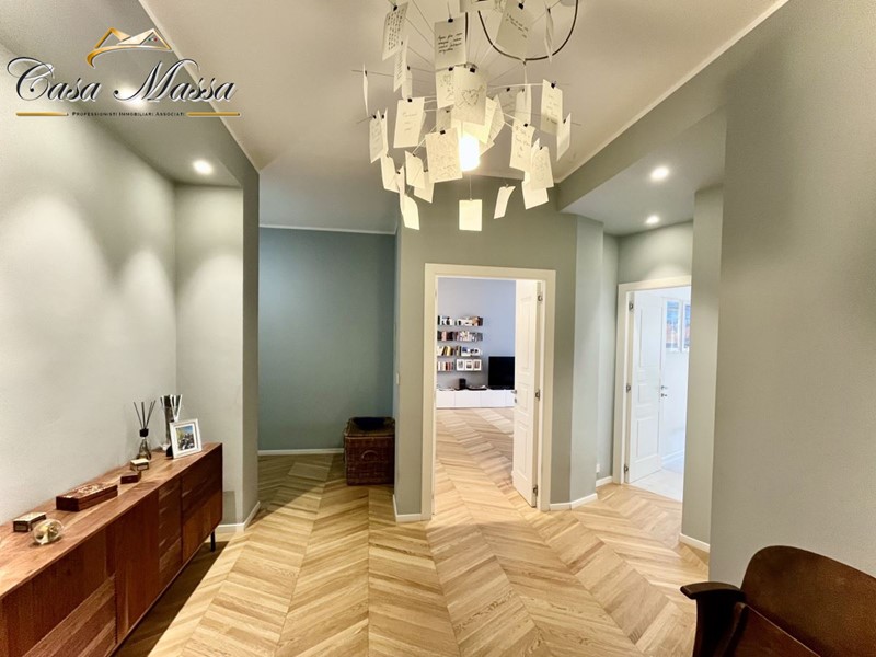 Appartamento in Vendita a Torino, 695'000€, 155 m²