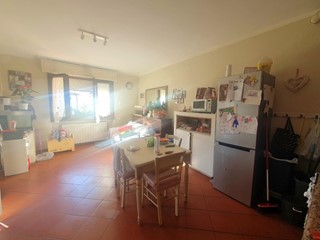 Trilocale in Vendita a Lucca, zona Santa Maria a Colle, 175'000€, 60 m², con Box