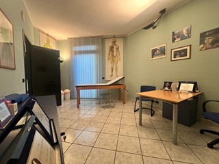 Ufficio in Vendita a Lucca, zona San Filippo, 260'000€, 75 m²