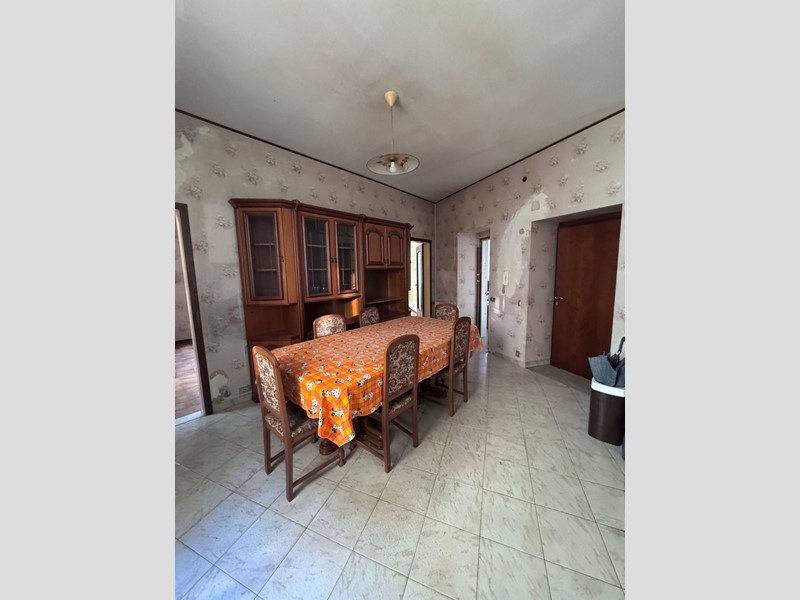 Appartamento in Vendita a Massa, 180'000€, 120 m²