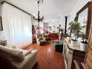 Appartamento in Vendita a Calci, 148'000€, 118 m²
