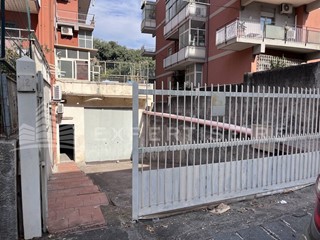 Magazzino in Vendita a Catania, 225'000€, 800 m²