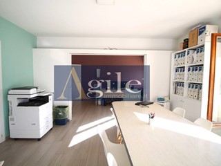 Appartamento in Vendita a Colli del Tronto, 185'000€, 242 m²