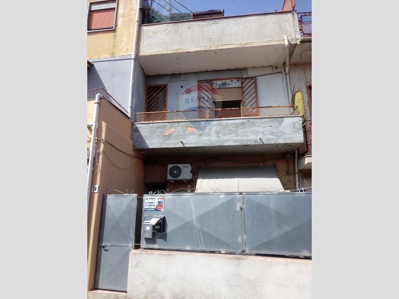 Casa Semi Indipendente in Vendita a San Gregorio di Catania, 65'000€, 76 m²