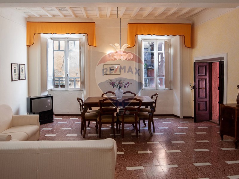 Appartamento in Vendita a Supino, 85'000€, 180 m²